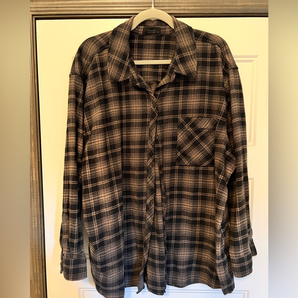 NUUDS boyfriend flannel in Black/Mocha. New Condition
